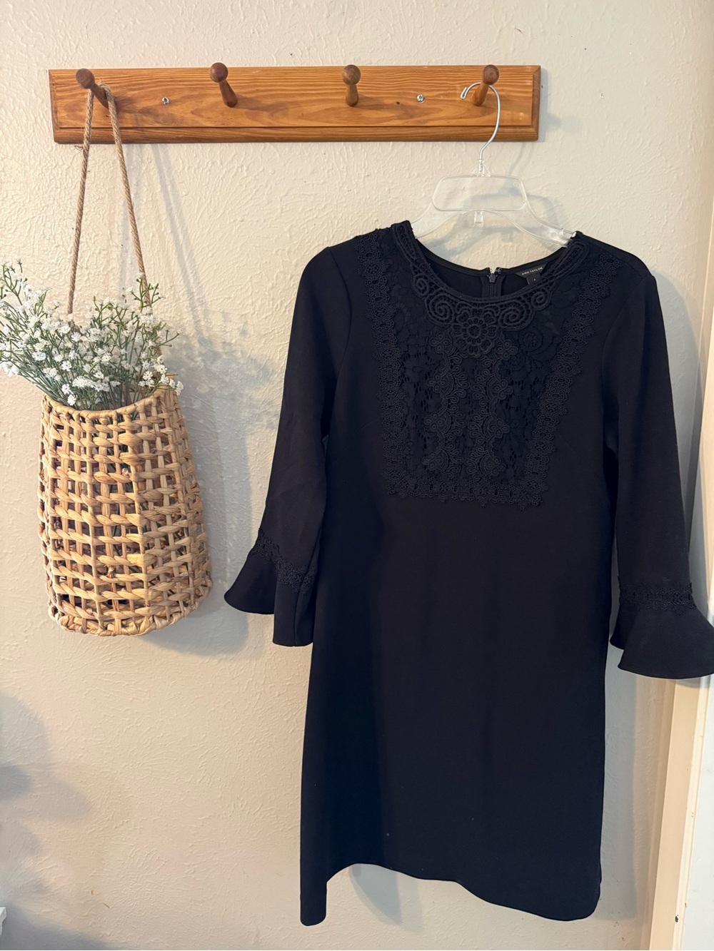 Ann Taylor Black Long-Sleeve Lace-Front Shift Dress